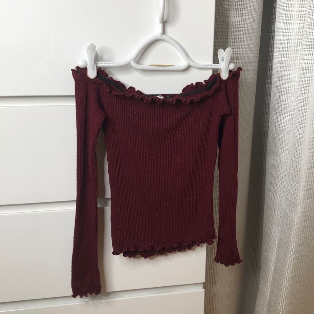 Off the shoulder long sleeve
